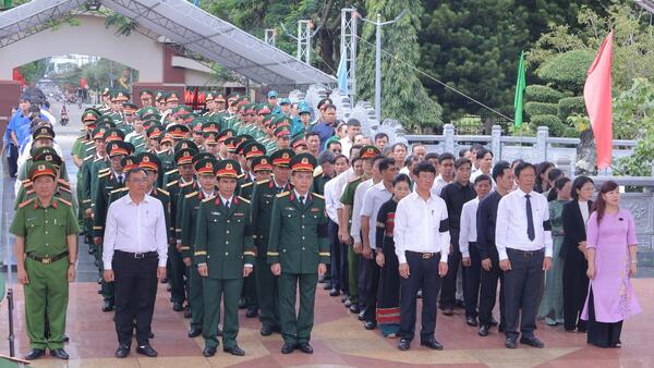 LỄ VIẾNG, TRUY ĐIỆU VÀ AN TÁNG HÀI CỐT LIỆT SĨ TẠI NGHĨA TRANG LIỆT SĨ KON TUM, PHƯỜNG ĐĂK CẤM