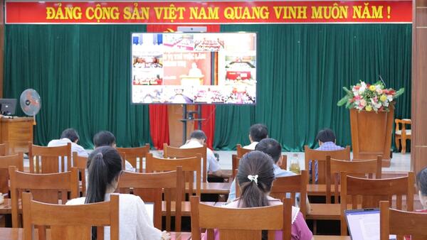 PHƯỜNG KON TUM THAM DỰ HỘI NGHỊ TOÀN QUỐC TẬP HUẤN, QUÁN TRIỆT THỰC HIỆN NHIỆM VỤ XÂY DỰNG CƠ SỞ DỮ LIỆU VỊ TRÍ VIỆC LÀM GẮN VỚI XÂY DỰNG PHƯƠNG ÁN GIAO BIÊN CHẾ